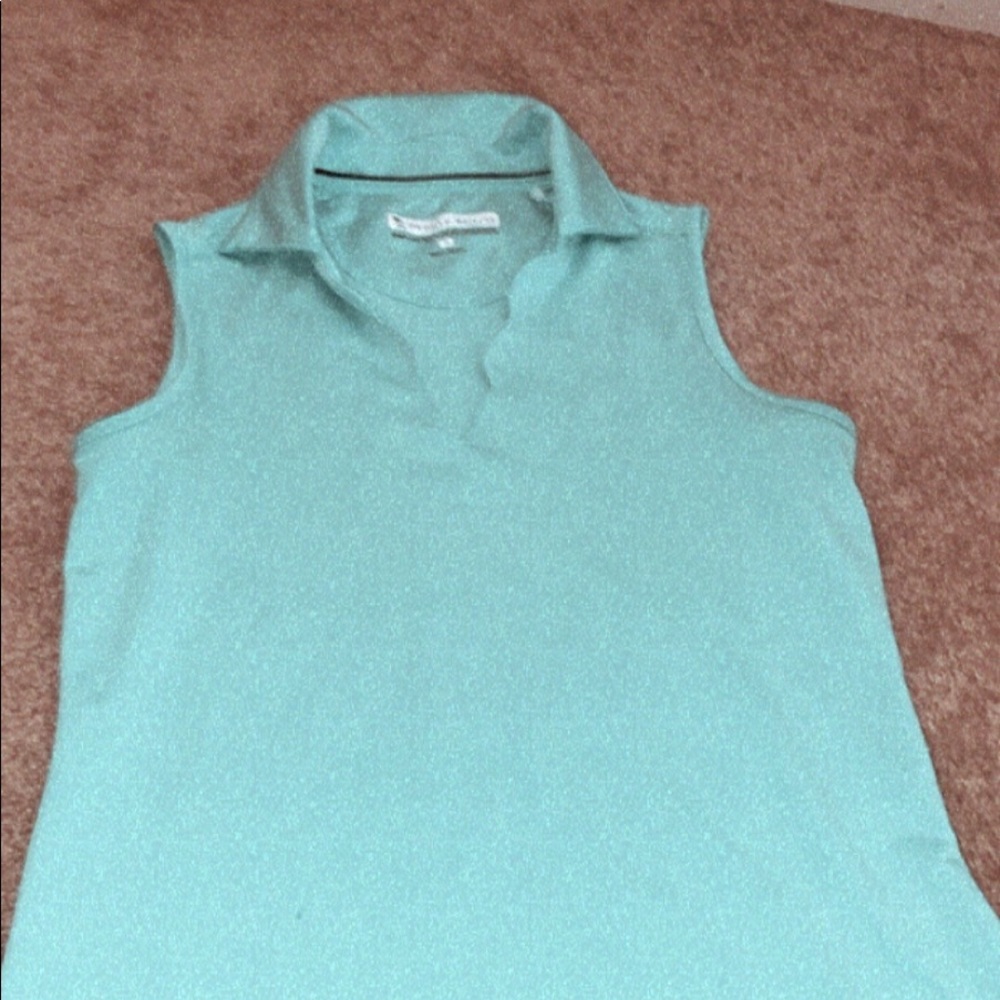 Turquoise scallop athletic shirt